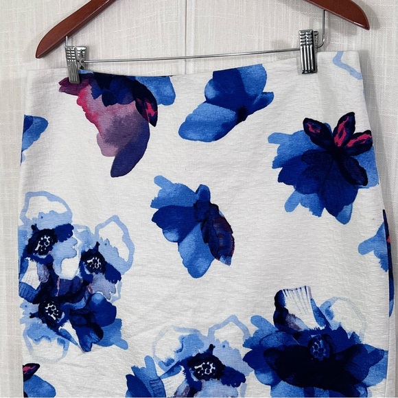 Banana Republic Celia Watercolor Floral Pencil Skirt Size 12 - Picture 4 of 10